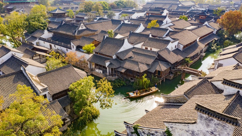 俯瞰古镇一隅