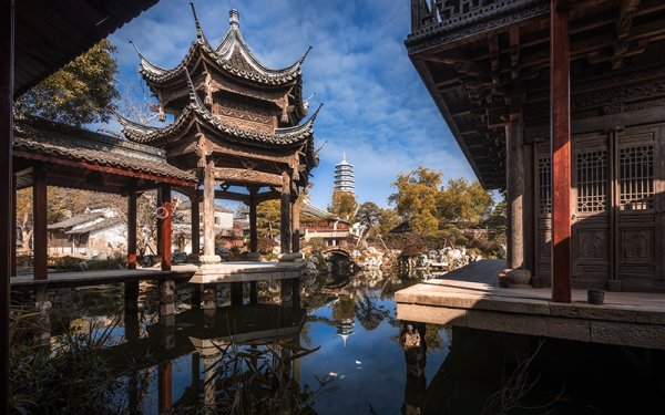 长宏网配资 浙江小镇濮院，不产羊毛却做出千亿毛衫市场｜时尚源料