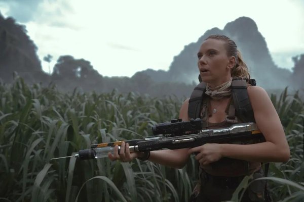 赢赢顺配资 暑期档最具争议的电影！首映票房仅3000万，但却被网友捧成神片